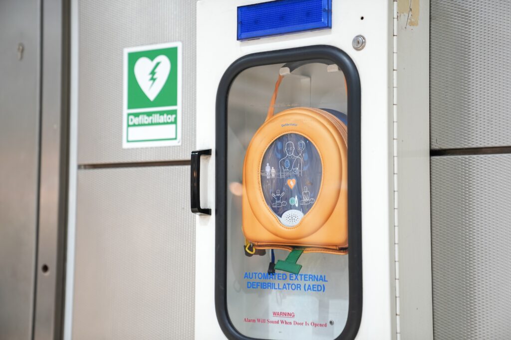Selecting the right defibrillator model